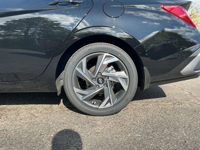 New 2026 Hyundai Elantra Limited FWD image 30