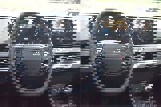 New 2025 Kia K4 EX image 16