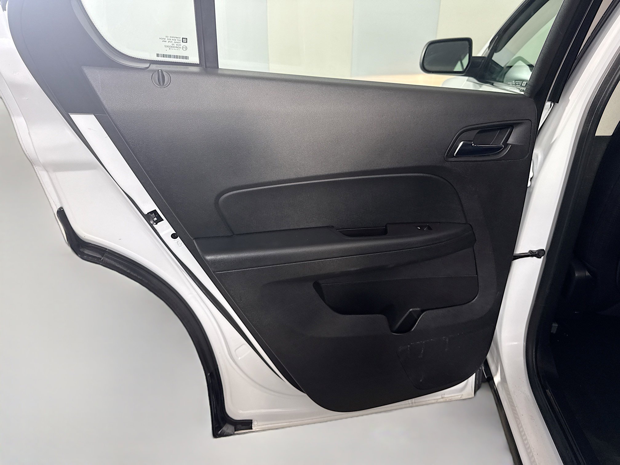 Used 2017 Chevrolet Equinox LS FWD image 25