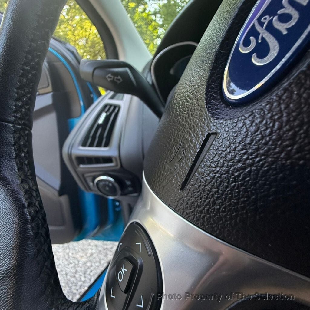 Used 2012 Ford Focus Titanium FWD image 26