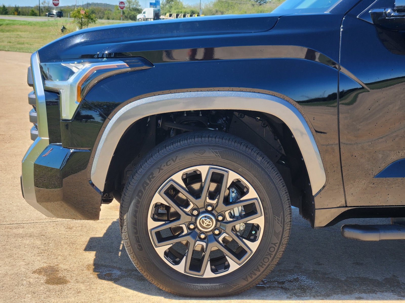 Used 2024 Toyota Tundra Limited w/ Power Package AWD/4WD image 13