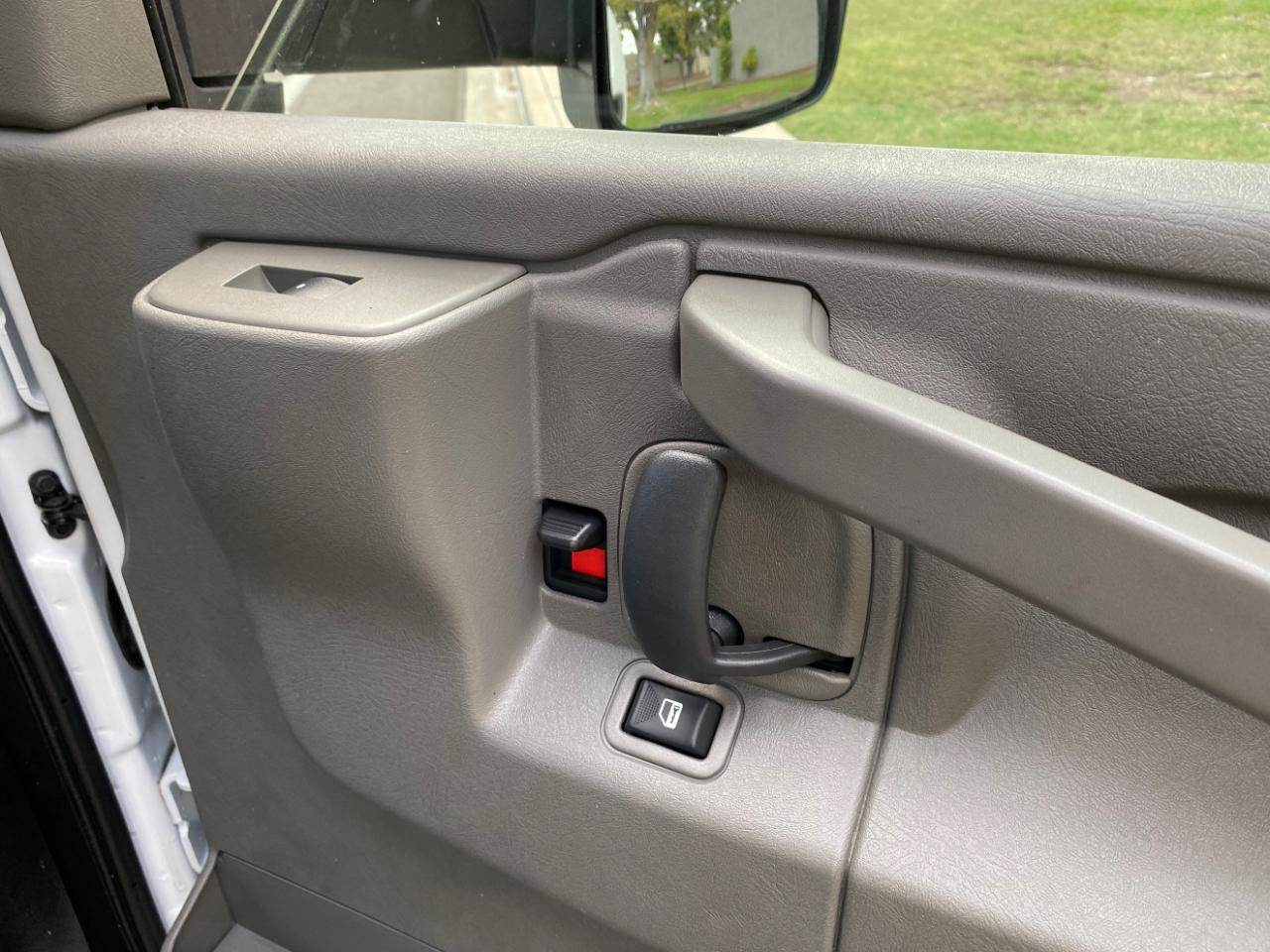 Used 2022 Chevrolet Express 3500 w/ Power Convenience Package RWD image 31