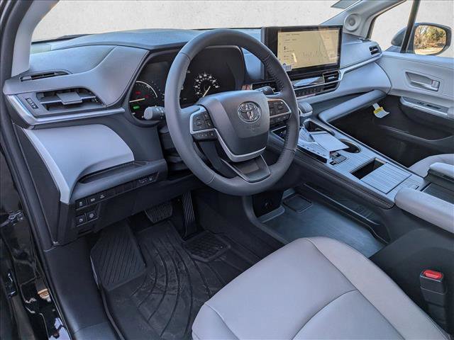 New 2026 Toyota Sienna XLE image 3