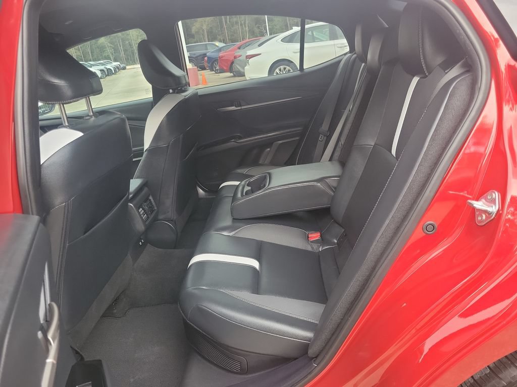 Used 2025 Toyota Camry SE w/ Convenience Package FWD image 30