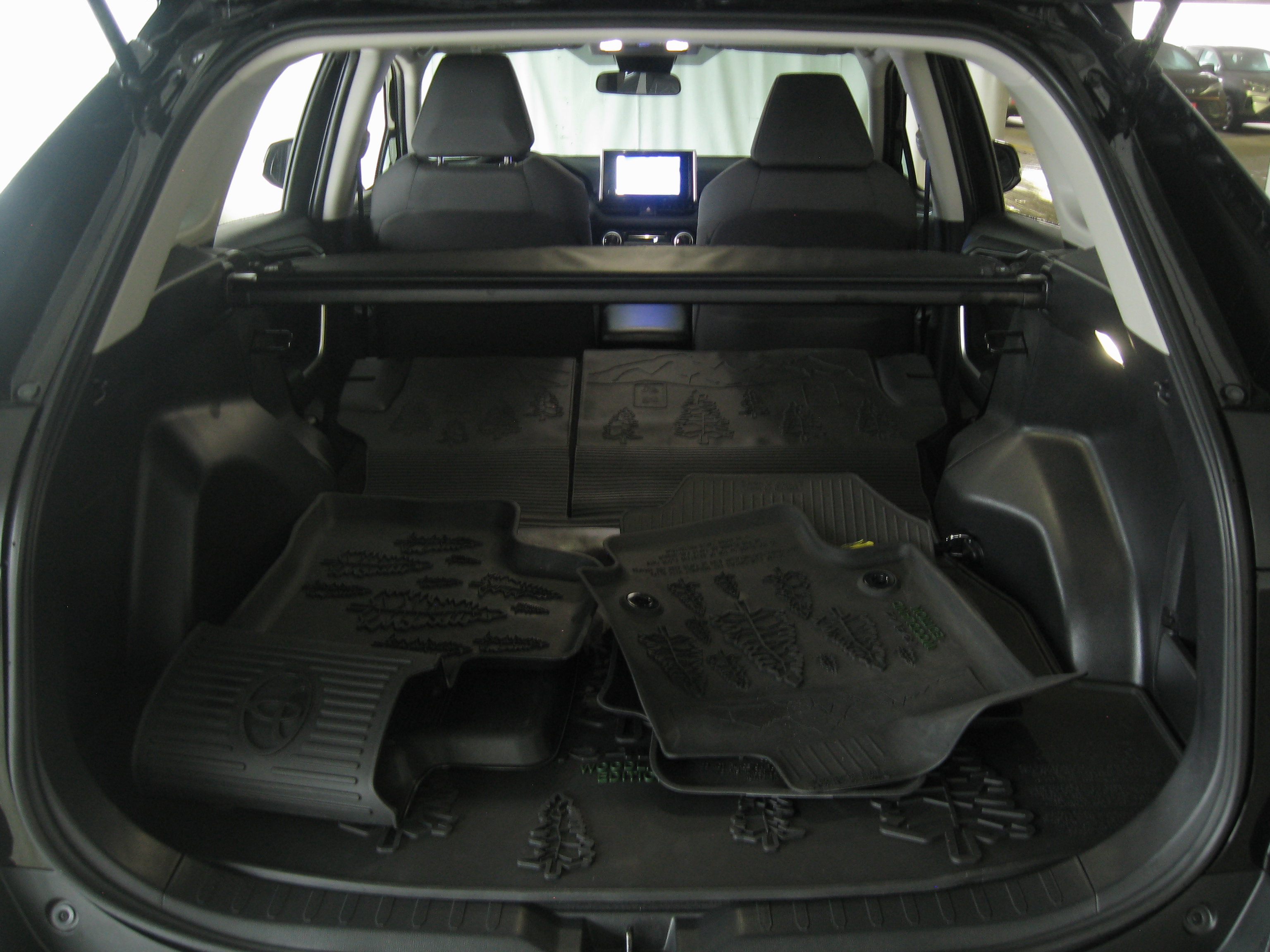 Used 2023 Toyota RAV4 AWD Hybrid image 21