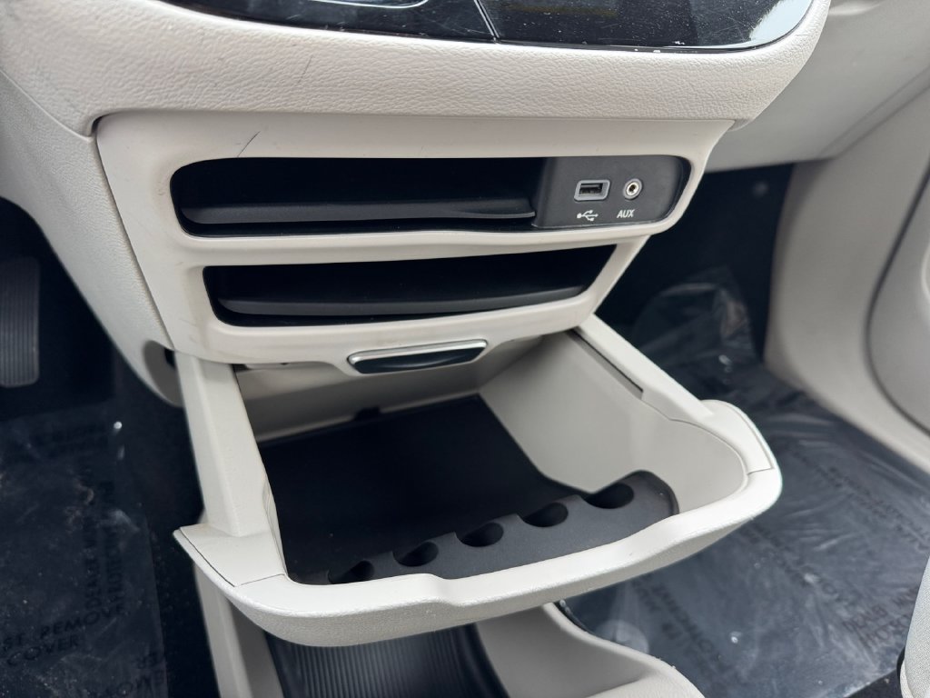Used 2019 Chrysler Pacifica Touring Plus FWD image 24