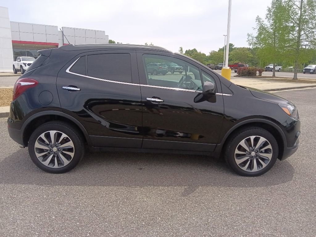 Used 2022 Buick Encore Preferred w/ Safety Package AWD/4WD image 2