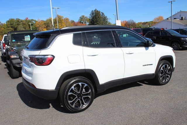 Used 2024 Jeep Compass Limited image 28