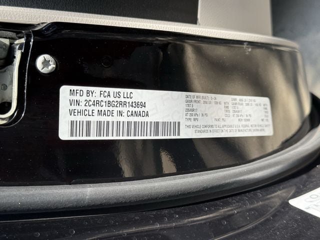 Used 2024 Chrysler Pacifica Touring-L FWD image 34