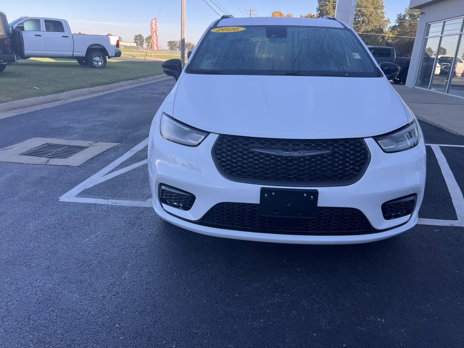 New 2026 Chrysler Pacifica Select w/ S Appearance Package image 3