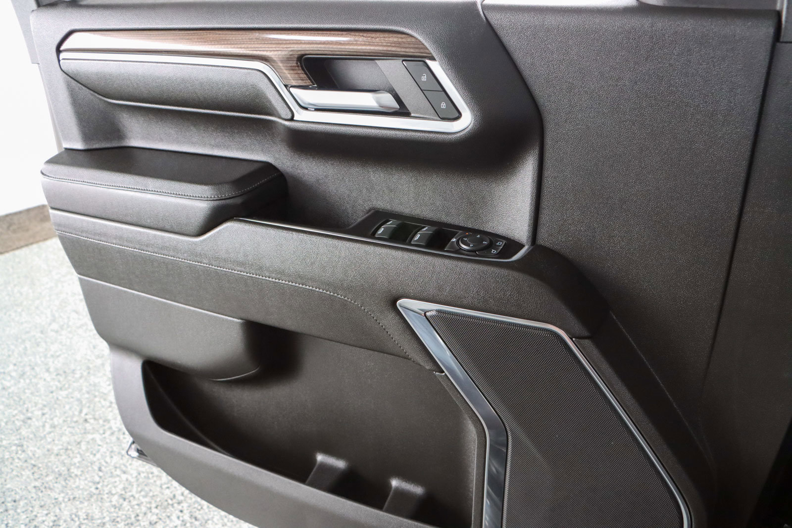 Used 2023 Chevrolet Silverado 1500 LT Trail Boss w/ Protection Package image 23