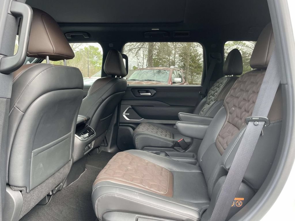 New 2025 Nissan Armada Platinum Reserve RWD image 8