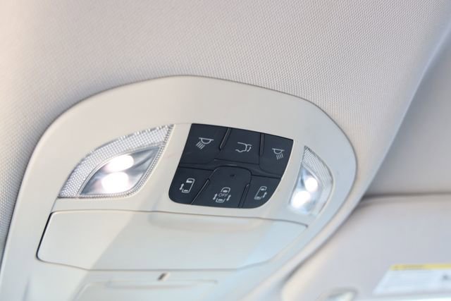 Used 2018 Chrysler Pacifica Touring-L w/ Tire & Wheel Group FWD image 26