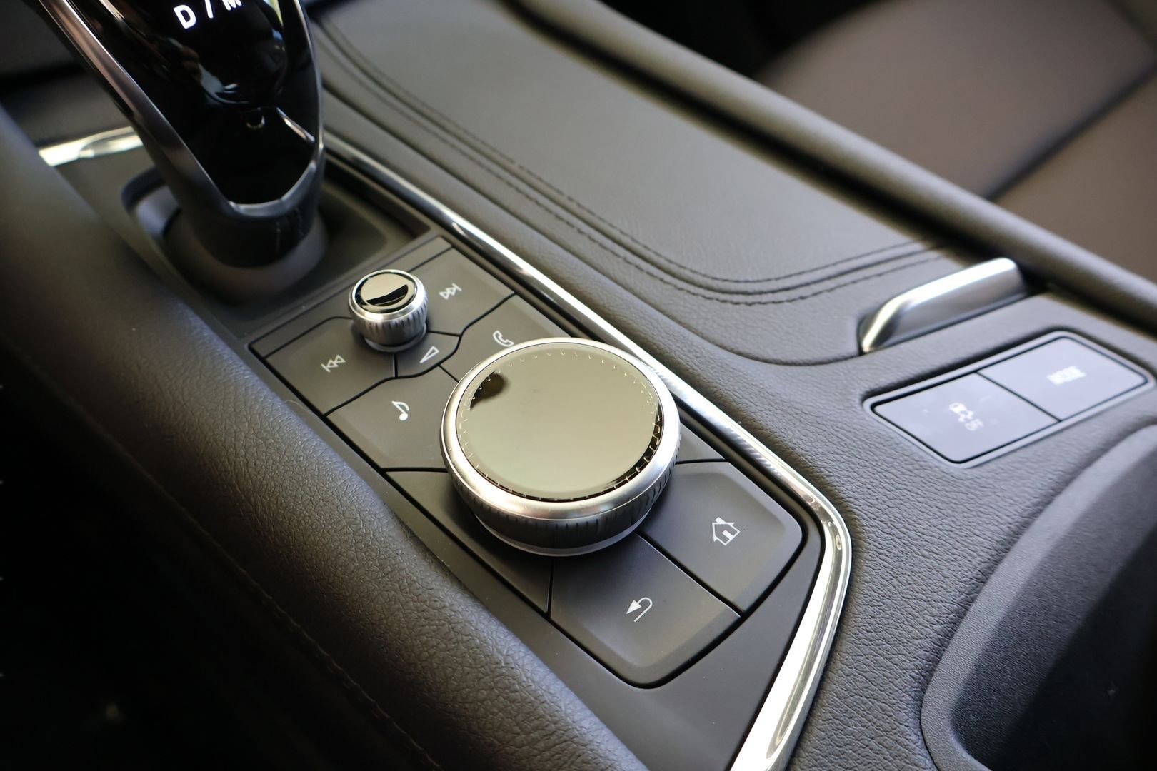 Used 2024 Cadillac XT6 Luxury FWD image 28