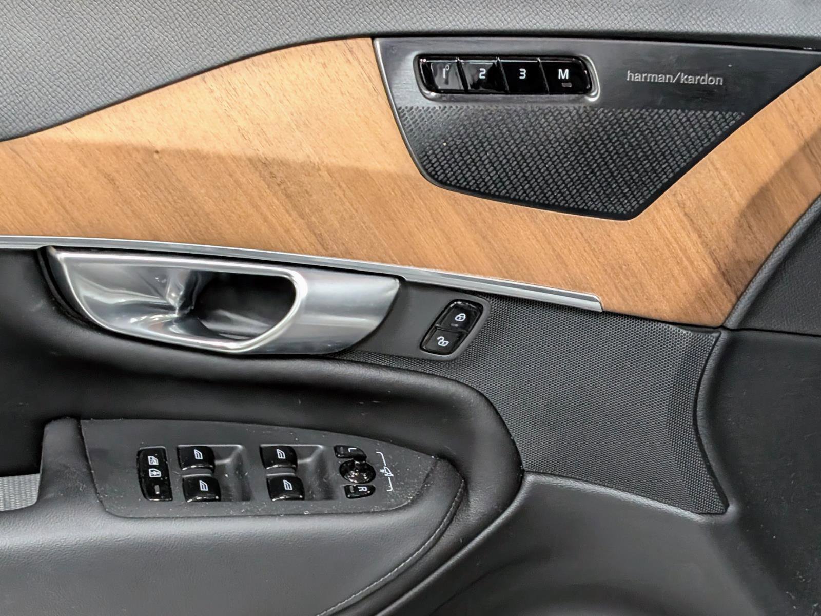 Used 2024 Volvo XC90 T8 Plus w/ Protection Package Premier image 14