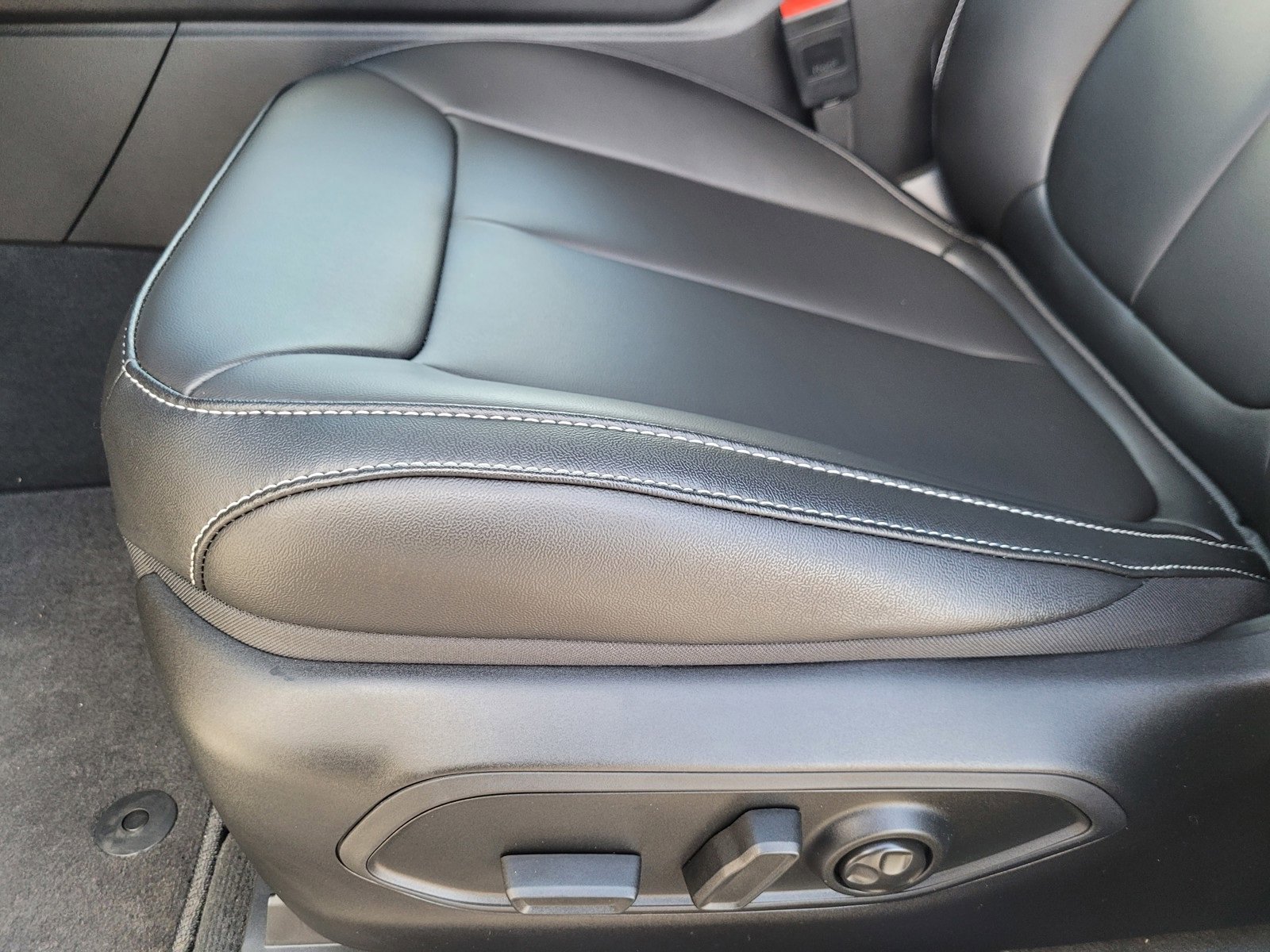 New 2025 Jeep Grand Cherokee Limited image 13