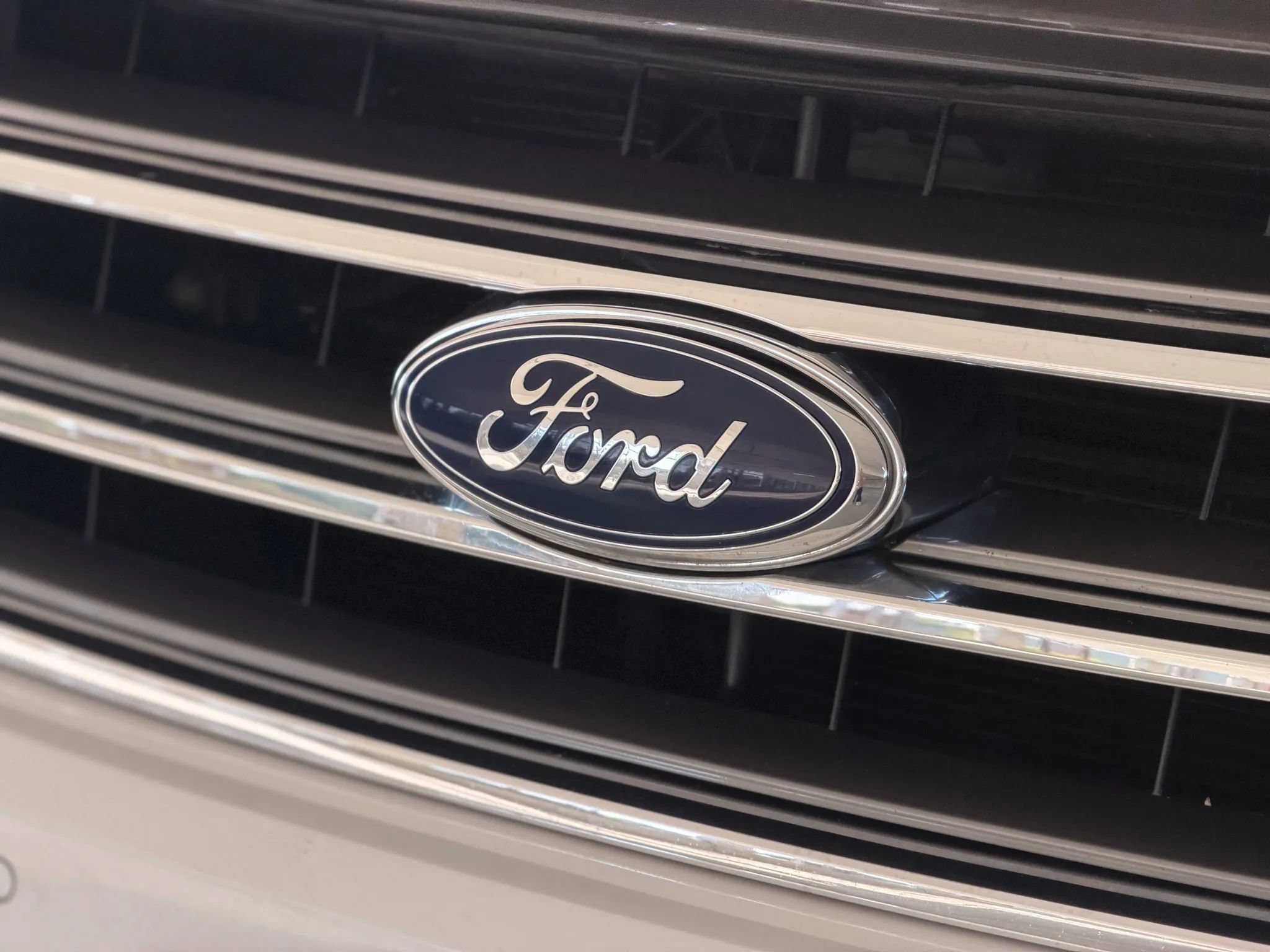 Used 2015 Ford Expedition EL Limited w/ Equipment Group 301A AWD/4WD image 9