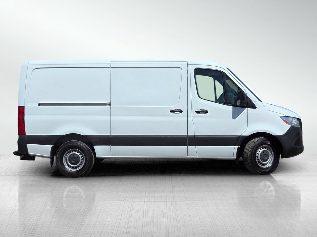 Used 2021 Mercedes-Benz Sprinter 2500 image 4