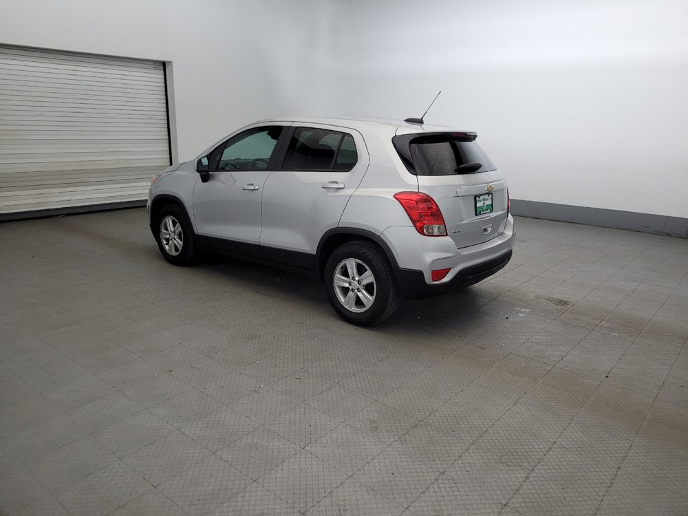 Used 2021 Chevrolet Trax LS w/ Tint and Cruise Package FWD image 3