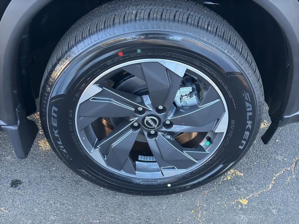 New 2026 Nissan Rogue SV image 9