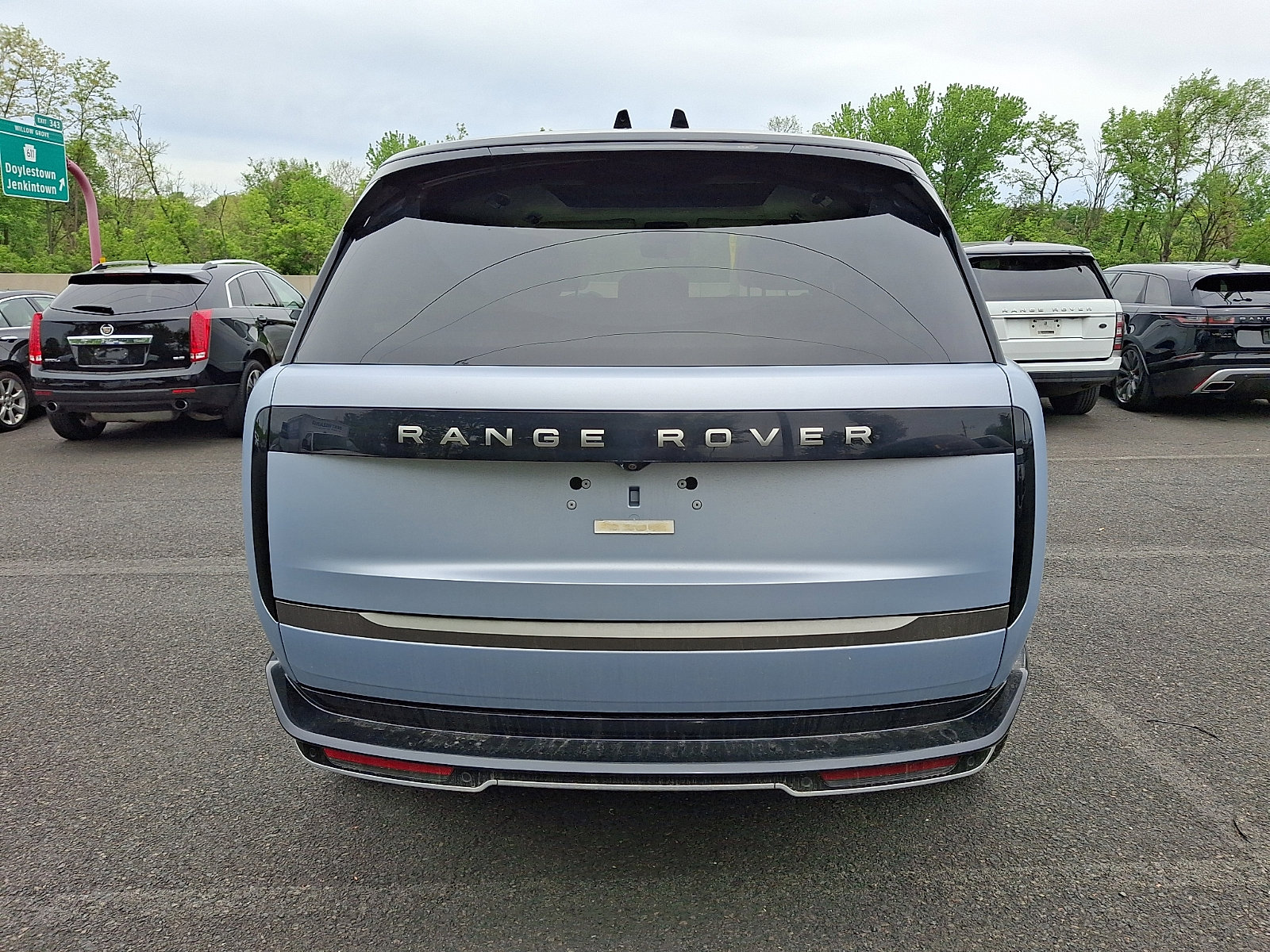 Used 2025 Land Rover Range Rover SE AWD/4WD image 5