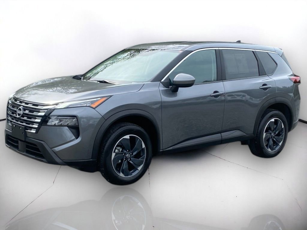 Used 2024 Nissan Rogue SV image 2