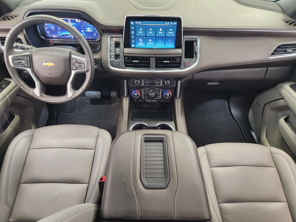 Used 2022 Chevrolet Suburban LT w/ Luxury Package RWD image 26