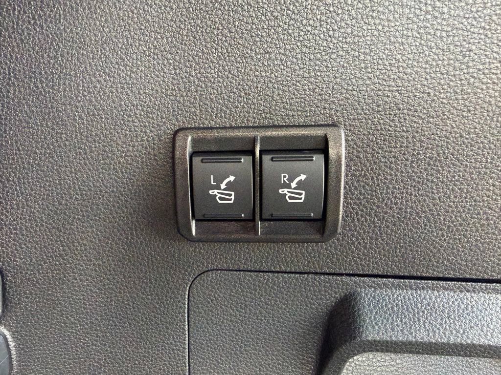 Used 2025 Toyota Sequoia TRD Pro AWD/4WD image 32