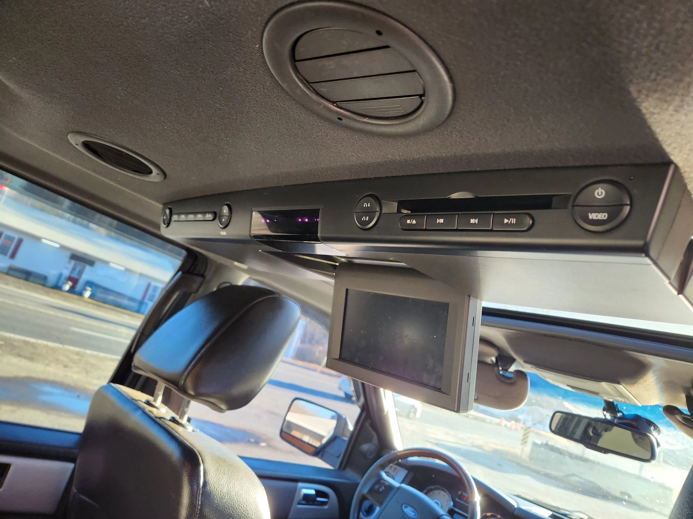 Used 2010 Ford Expedition Limited image 22