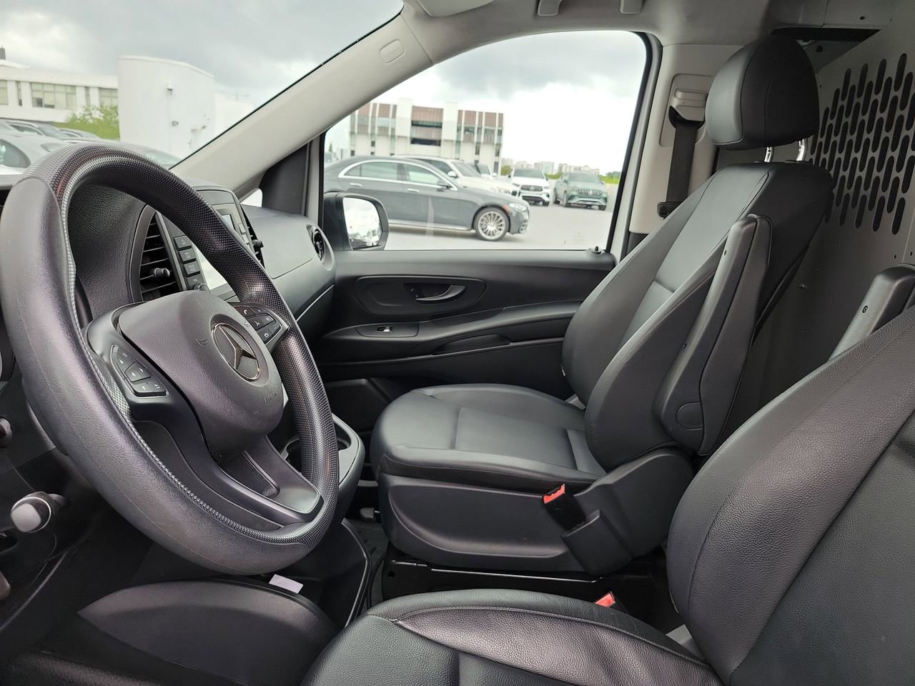 Used 2023 Mercedes-Benz Metris image 16