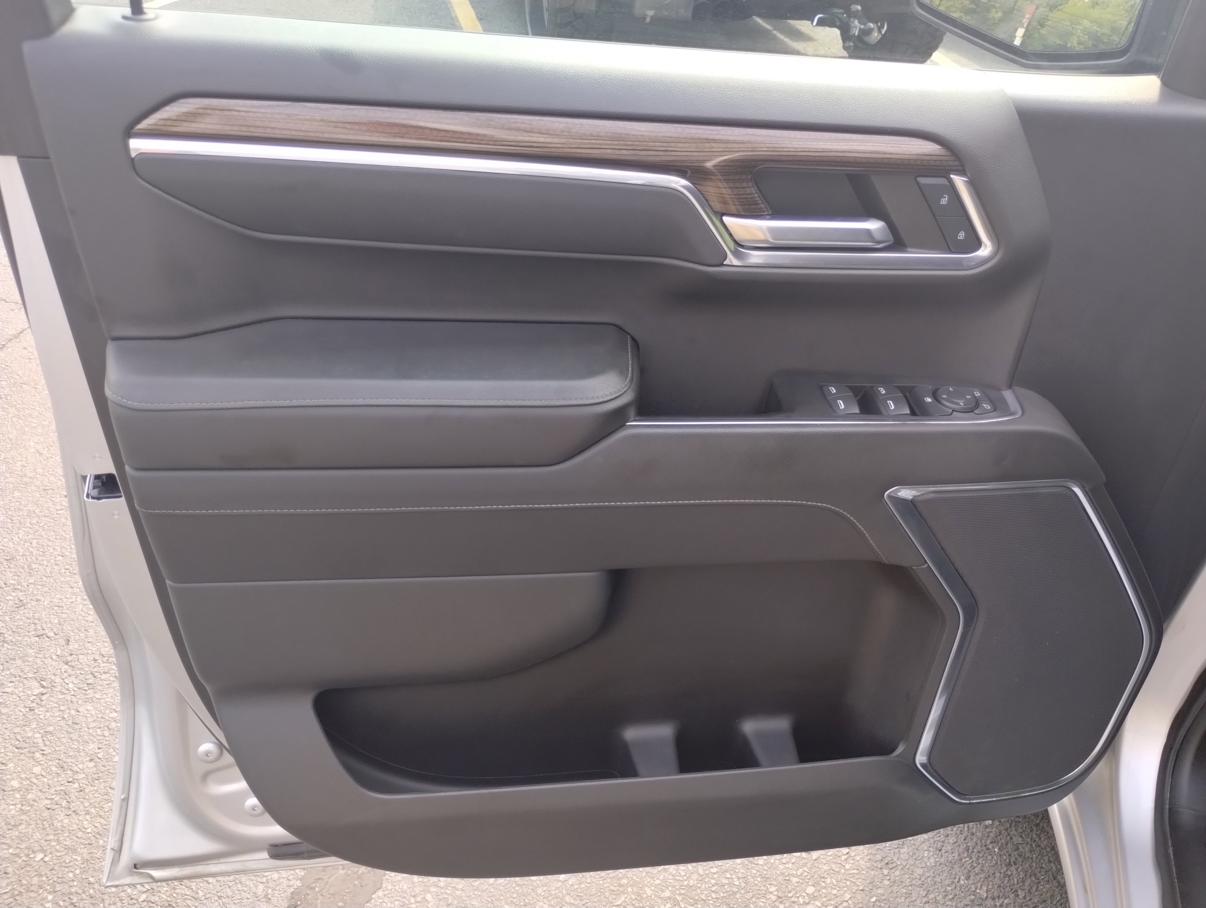 Used 2022 Chevrolet Silverado 1500 LT Trail Boss image 10