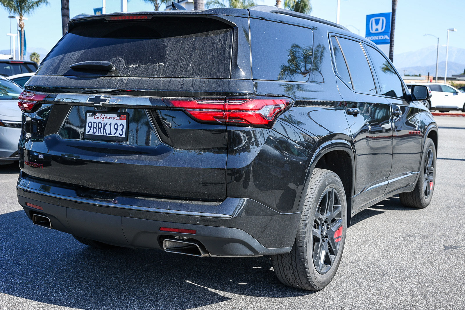 Used 2022 Chevrolet Traverse Premier w/ Redline Edition image 7
