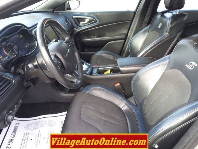 Used 2015 Chrysler 200 S w/ Navigation & Sound Group I image 18