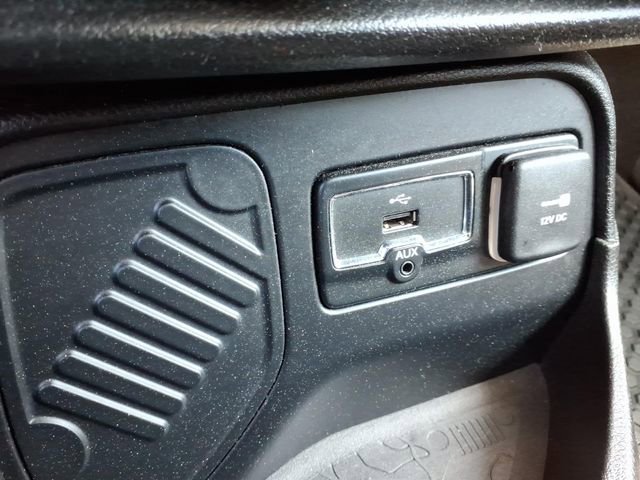 Used 2017 Jeep Renegade Latitude w/ Popular Equipment Group image 22