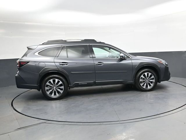 Used 2025 Subaru Outback Touring XT AWD/4WD image 3