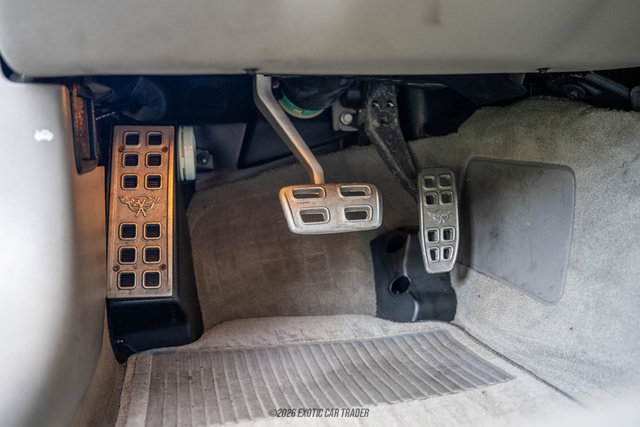 Used 2000 Chevrolet Corvette Coupe RWD image 56