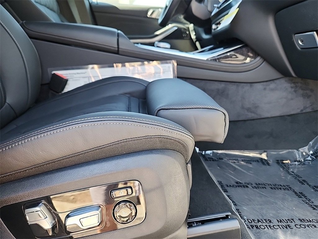 New 2025 BMW X7 M60i image 28
