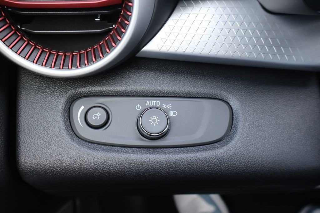 New 2026 Chevrolet Trax RS w/ Sunroof Package FWD image 14