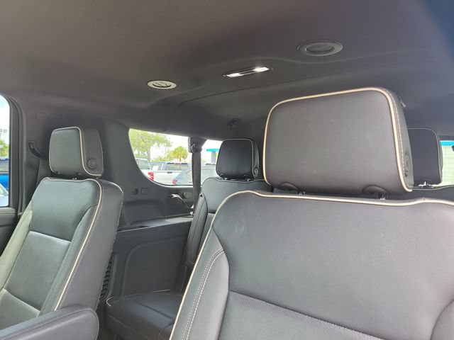 Used 2022 Chevrolet Suburban Premier AWD/4WD image 17