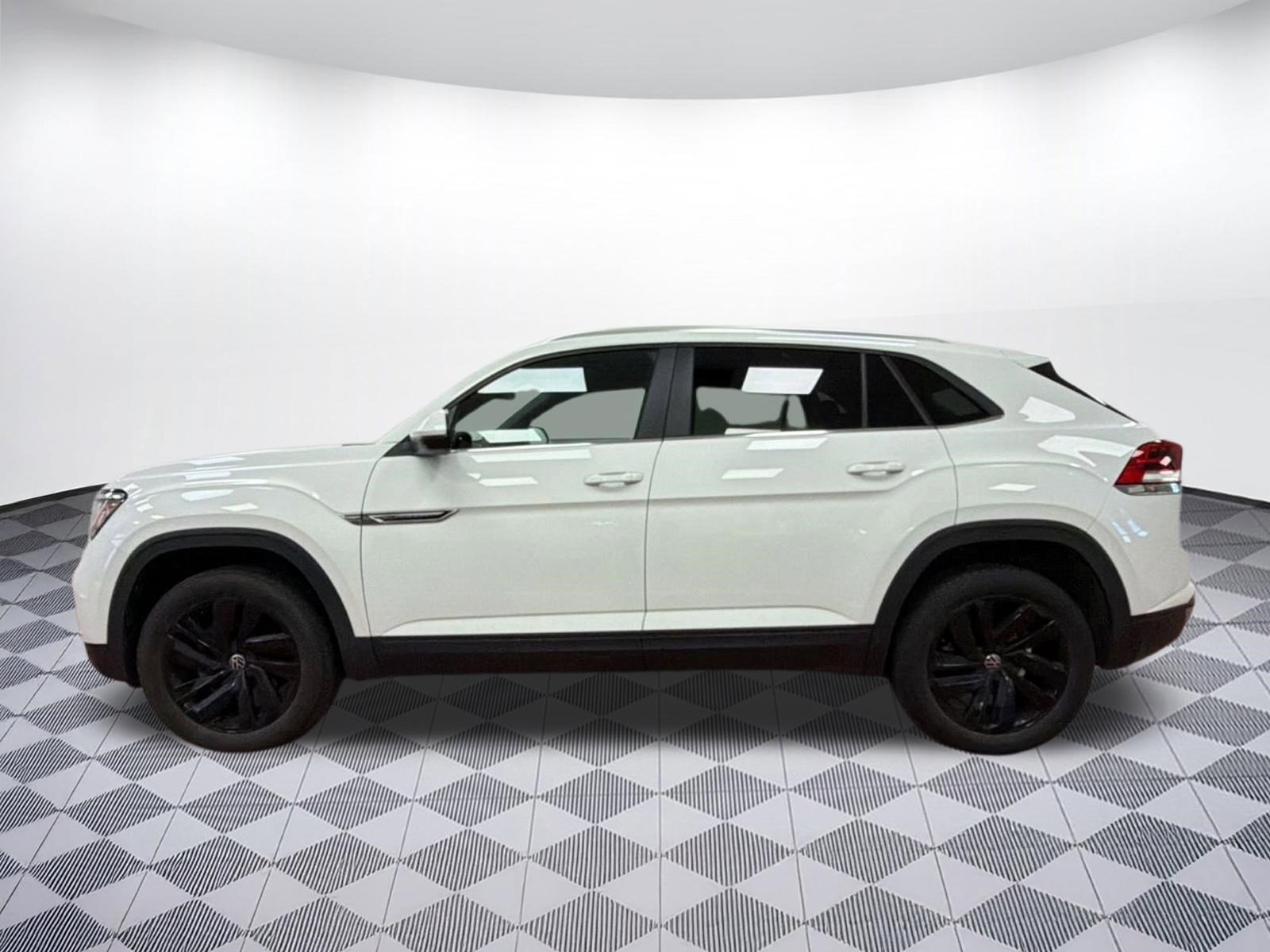 Used 2023 Volkswagen Atlas Cross Sport SE w/ Black Wheel Package image 2