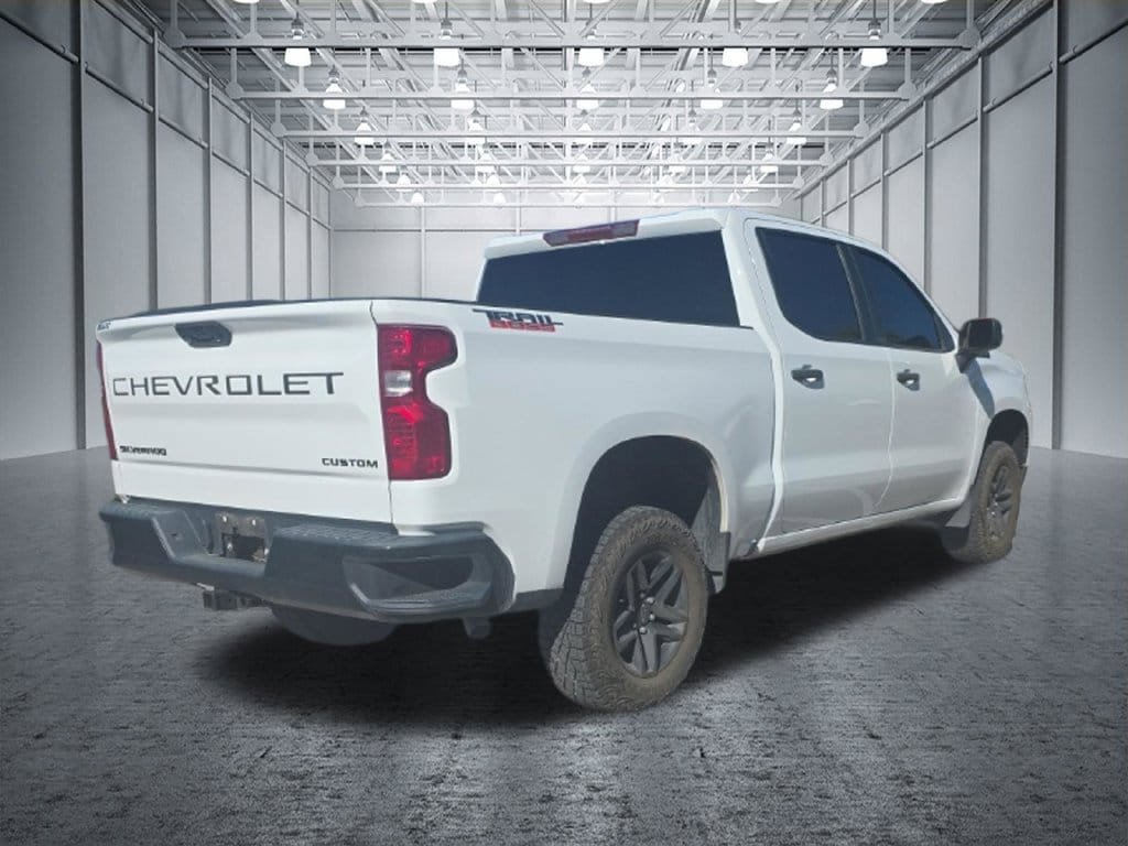Used 2024 Chevrolet Silverado 1500 Custom Trail Boss w/ LPO, Dark Essentials Package AWD/4WD image 8