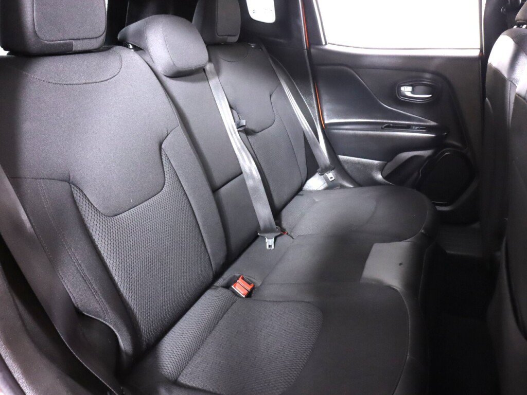 Used 2019 Jeep Renegade Altitude w/ Quick Order Package 2XM FWD image 36