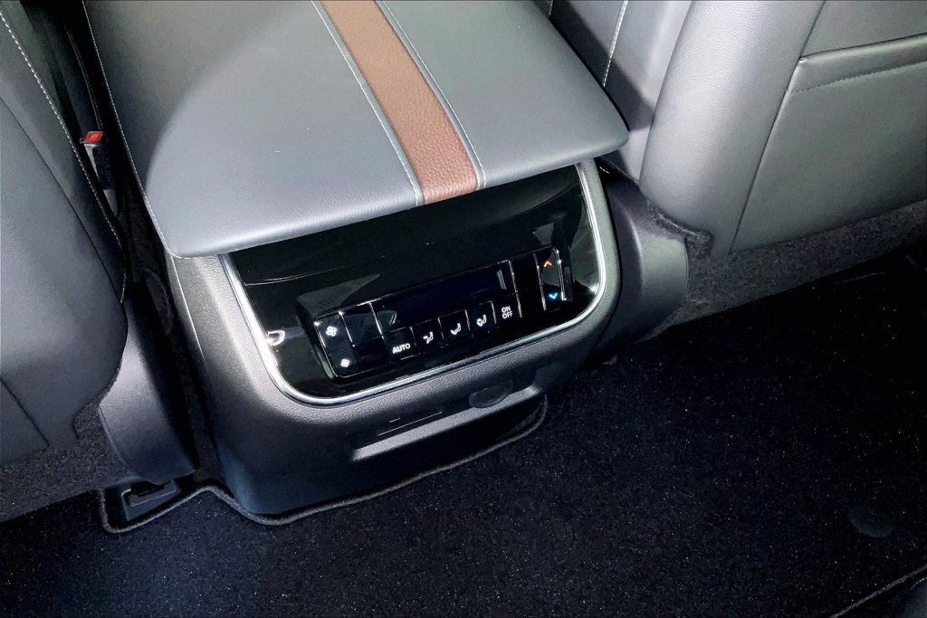 New 2026 Nissan Armada SL w/ Captain's Chari Seat Package RWD image 38