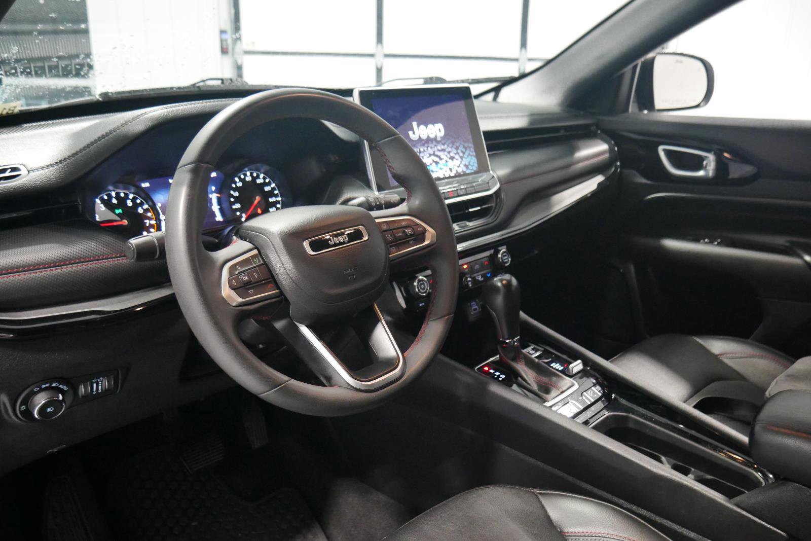 Used 2023 Jeep Compass Trailhawk image 9