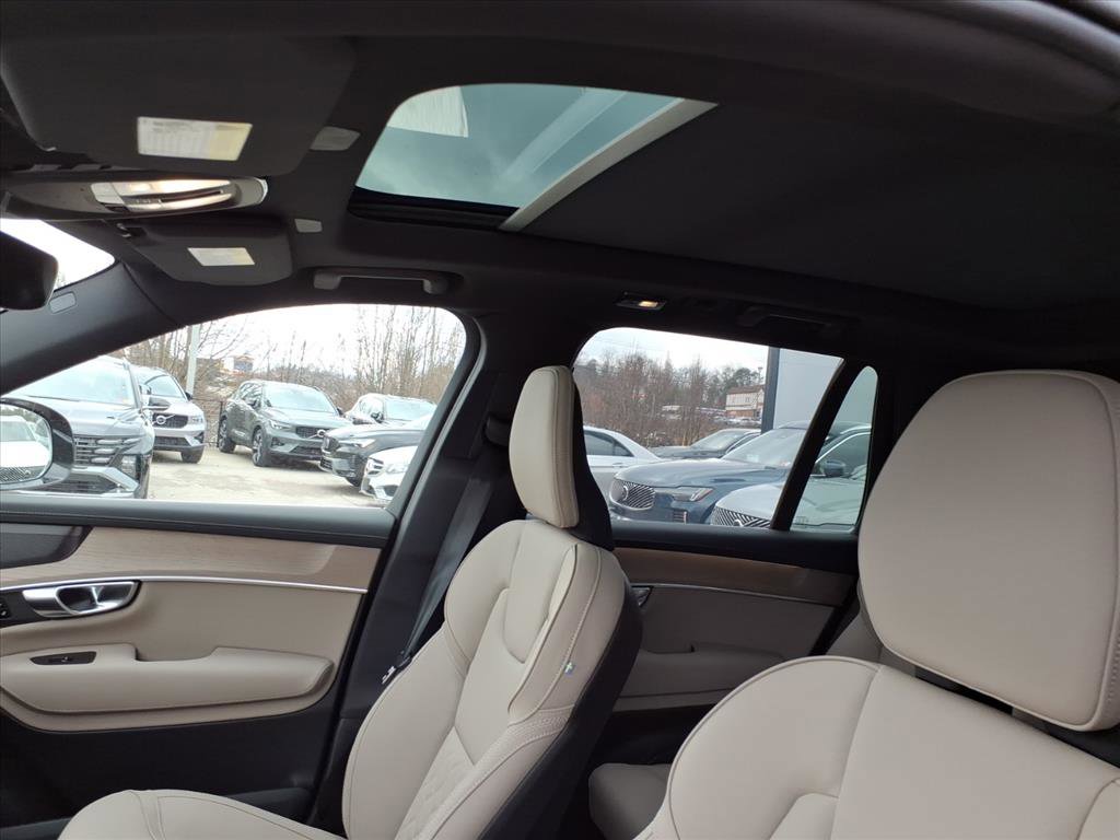 Used 2026 Volvo XC90 B6 Plus w/ Protection Package AWD/4WD image 11