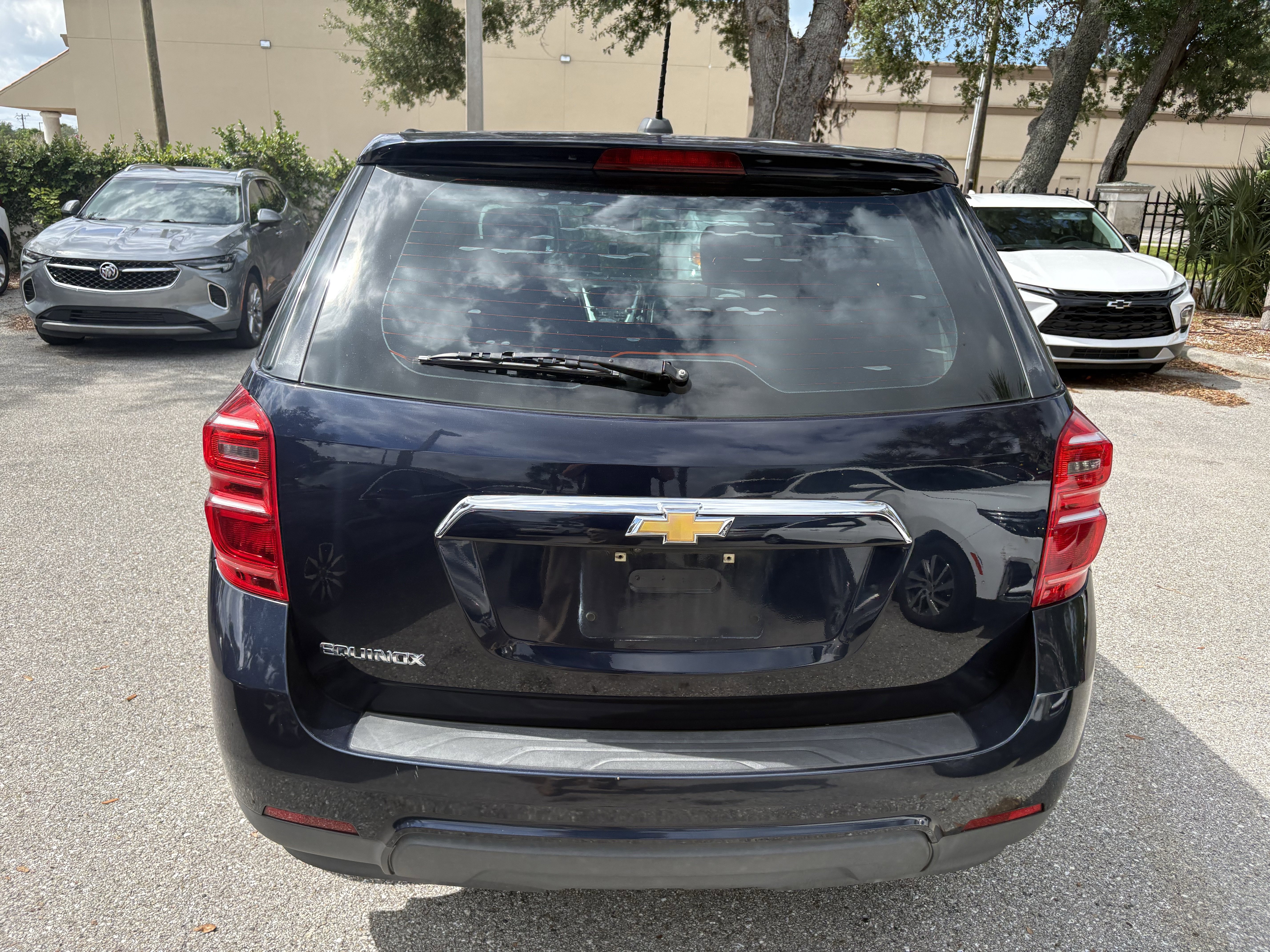 Used 2017 Chevrolet Equinox LS FWD image 6