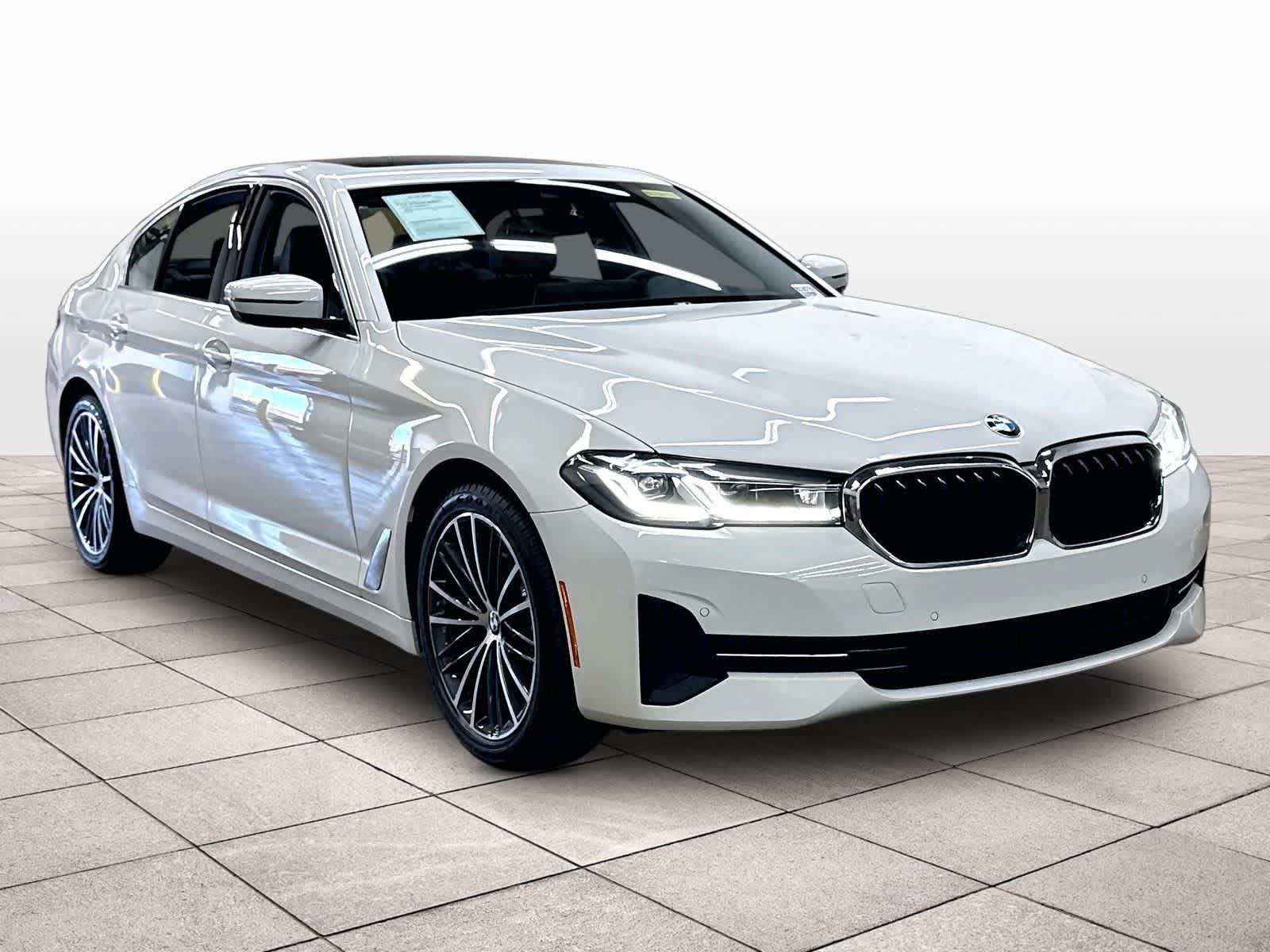 Used 2023 BMW 530i w/ Convenience Package RWD image 2