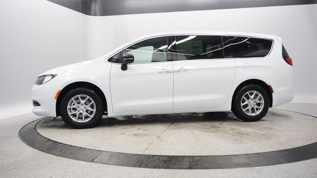 New 2026 Chrysler Voyager LX FWD image 3