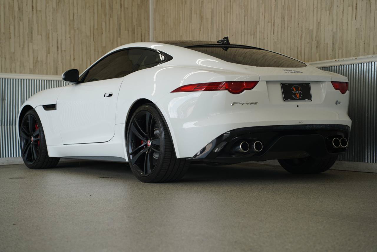 Used 2015 Jaguar F-TYPE R RWD image 7