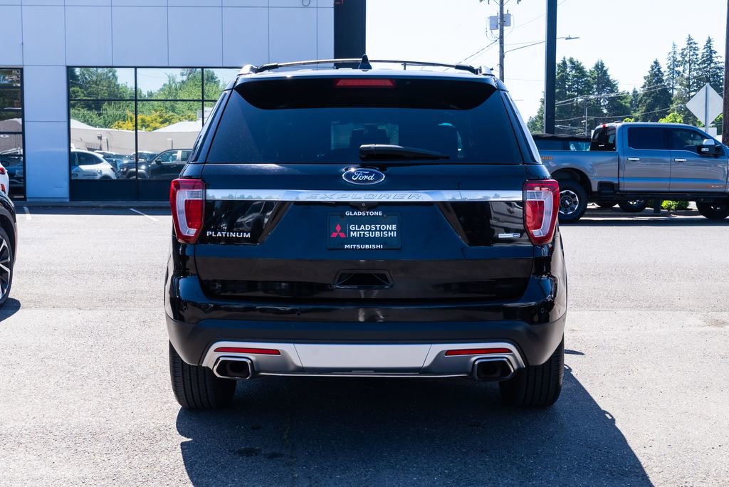 Used 2016 Ford Explorer Platinum AWD/4WD image 4